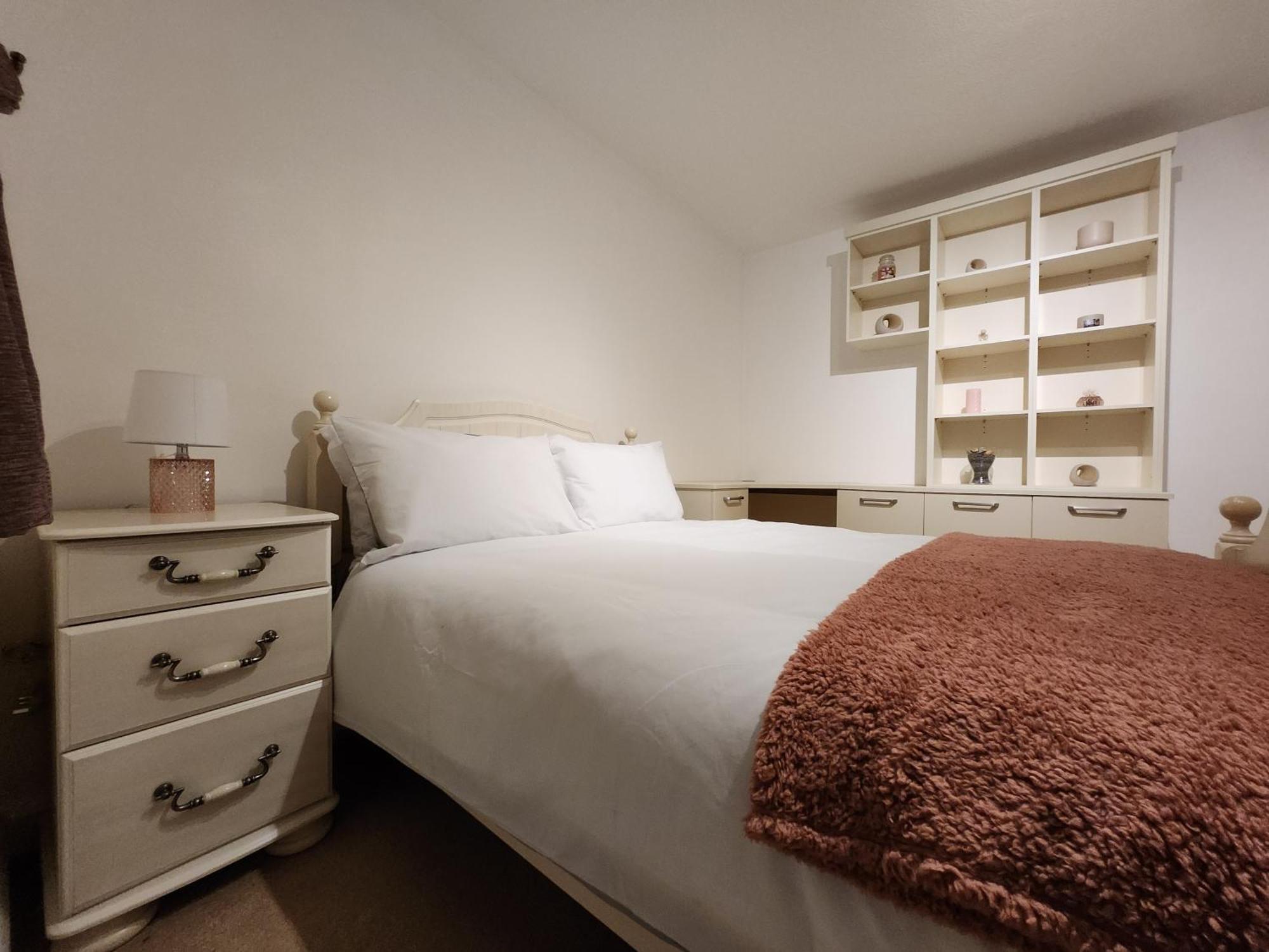 Elmdon House With 4 Spacious Bedrooms To Choose Бирмингем Экстерьер фото